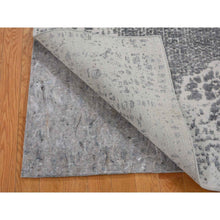 Load image into Gallery viewer, 4&#39;x6&#39; Gray Abstract Design Wool And Silk Hi-Low Pile Denser Weave Hand Knotted Oriental Rug FWR354510