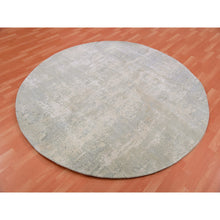 Load image into Gallery viewer, 7&#39;x7&#39; Debonair Gray With Mix Of Harbor Gray, Hand Knotted, Modern With Abstract Pattern, Wool and Silk Oriental Round Rug FWR452076