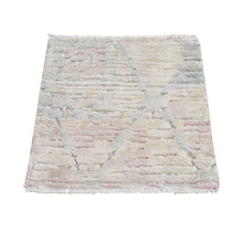 Load image into Gallery viewer, 2&#39;x2&#39; Lace White, Sample Fragment, Luxurious Plush, Modern, Pure Silk with Textured Wool, Hand Knotted, Square, Oriental Rug FWR468108