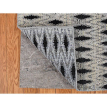 Load image into Gallery viewer, 2&#39;x2&#39; Medium Gray, Square, Modern, Small Repetitive Intricate Design, Pure Silk with Textured Wool, Hand Knotted, Oriental Rug FWR468114