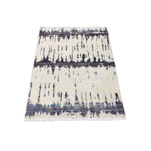 Load image into Gallery viewer, 2&#39;x3&#39;2&quot; Gainsboro Gray, Modern Strike Off, Hand Knotted, Textured Wool and Sari Silk, Sample Mat Oriental Rug FWR468624