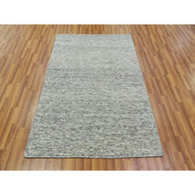 Load image into Gallery viewer, 4&#39;x6&#39;2&quot; Drizzle Gray, Modern Grass Design, Undyed 100% Wool, Hand Knotted Tone on Tone, Oriental Rug FWR478470