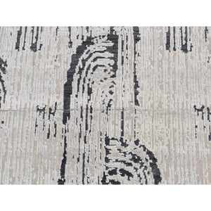 3'x5'6" Gainsboro Gray, THE CANE, Pure Silk with Textured Wool, DA CANE, Hand Knotted, Oriental Rug FWR525654