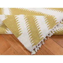 Load image into Gallery viewer, 8&#39;x10&#39; Trombone Yellow, Flat Weave Kilim, Chevron Design, Hand Woven, Pure Wool, Oriental Rug FWR527292