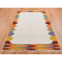 Load image into Gallery viewer, 5&#39;5&quot;x7&#39;10&quot; Ivory, Flat Weave Durie Kilim, Open Field Design, Pure Wool, Hand Woven, Oriental Rug FWR527310