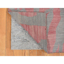 Load image into Gallery viewer, 4&#39;x6&#39; Battleship Gray, Hand Woven, Pure Wool, Flat Weave Kilim, Reversible Oriental Rug FWR527574