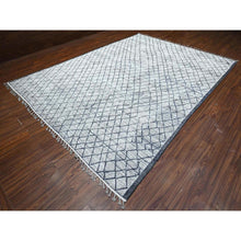 Load image into Gallery viewer, 9&#39;1&quot;x12&#39;4&quot; Spare White and Shingle Gray, Moroccan Weave Marmoucha With All Over Criss Cross Pattern, Hand Knotted Tone On Tone Natural Dyes, 100% Wool, Oriental Rug FWR536004