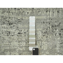 Load image into Gallery viewer, 4&#39;1&quot;x6&#39; Magnetic Gray, Hand Spun Undyed Natural Wool Modern Hand Knotted Cut And Loop Pile Oriental Rug FWR542550