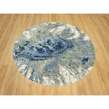 Load image into Gallery viewer, 6&#39;x6&#39; Indigo Blue with Goose Gray, Abstract Galaxy Design with Hi and low Pile, Hand Knotted, Wool and Silk, Round Oriental Rug FWR542760