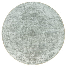 Load image into Gallery viewer, 13&#39;10&quot;x13&#39;10&quot; Pale Smoke Gray, Persian Design, Soft to Touch, Denser Weave, Hand Knotted, Wool and Silk, Round Oriental Rug FWR542898