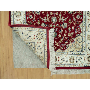 2'7"x4'1" Sun Dried Tomato Red, Extra Soft Wool Nain With Large Central Medallion Floral Design, 250 KPSI Hand Knotted Oriental Rug FWR543090