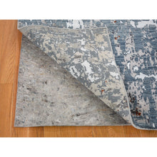 Load image into Gallery viewer, 4&#39;x6&#39; Gray Abstract Design Wool And Silk Hi-Low Pile Denser Weave Hand Knotted Oriental Rug FWR354492