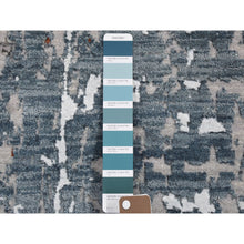 Load image into Gallery viewer, 4&#39;x6&#39; Gray Abstract Design Wool And Silk Hi-Low Pile Denser Weave Hand Knotted Oriental Rug FWR354492