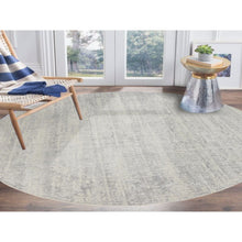 Load image into Gallery viewer, 8&#39;10&quot;x8&#39;10&quot; Gray Fine Jacquard Wool and Plant Based Silk Tone on Tone Hand Loomed Oriental Round Rug FWR377184