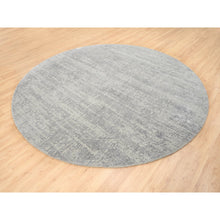 Load image into Gallery viewer, 8&#39;10&quot;x8&#39;10&quot; Gray Fine Jacquard Wool and Plant Based Silk Tone on Tone Hand Loomed Oriental Round Rug FWR377184