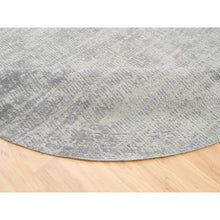 Load image into Gallery viewer, 8&#39;10&quot;x8&#39;10&quot; Gray Fine Jacquard Wool and Plant Based Silk Tone on Tone Hand Loomed Oriental Round Rug FWR377184