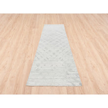 Load image into Gallery viewer, 4&#39;x12&#39; Modern Hand Spun Undyed Natural Wool Cut And Loop Pile Hand Knotted Ivory with Gray Oriental Wide Runner Rug FWR377436