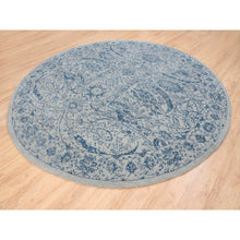 Load image into Gallery viewer, 12&#39;x12&#39; Hand Loomed Gray Fine Jacquard with Sickle Leaf Design Wool and Plant Based Silk Oriental Round Rug FWR381036