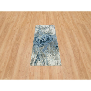 2'6"x5'9" Gray and Blue, Hand Knotted Abstract Design, Hi-Low Pile Wool and Silk, Runner Oriental Rug FWR391218