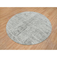 Load image into Gallery viewer, 8&#39;1&quot;x8&#39;1&quot; Light Gray, Hand Spun Undyed Natural Wool, Modern Design, Hand Knotted, Round Oriental Rug FWR393882