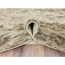 Load image into Gallery viewer, 13&#39;6&quot;x13&#39;6&quot; Beige, Shaggy Moroccan Exotic Texture, Undyed Natural Wool Hand Knotted, Round Oriental Rug FWR495378