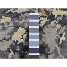 Load image into Gallery viewer, 6&#39;1&quot;x8&#39;10&quot; Cloud Gray, Abstract Design, Wool and Silk, Hand Knotted, Oriental Rug FWR522000